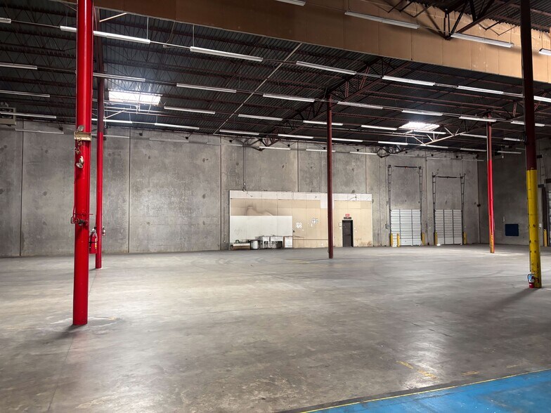 More Photos Of 8020 Exchange Dr, Austin Warehouse For Lease