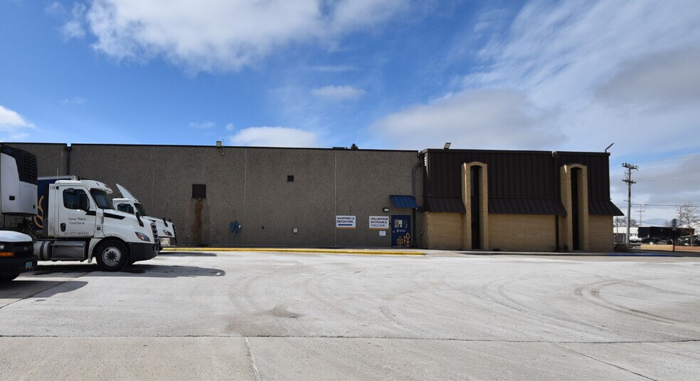 More Photos Of 1720 3rd Ave N, Fargo Distribution For Sale