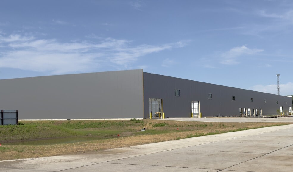 Primary Photo Of 3016 Rustin St, Sioux City Industrial For Lease