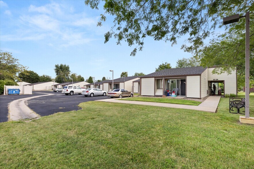 More Photos Of 111 Bannon Dr, Dwight Apartments For Sale