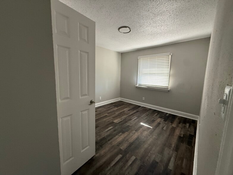 More Photos Of 2427 Carmine St, Charlotte Multifamily For Sale