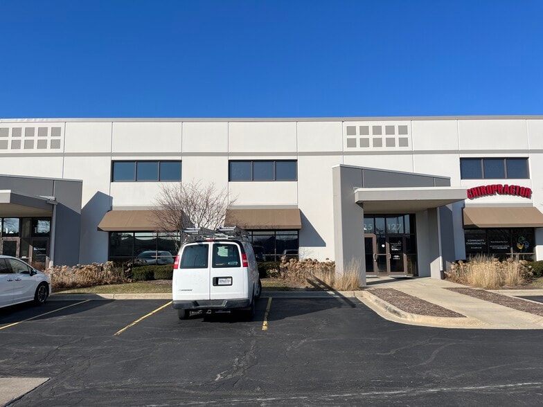 Primary Photo Of 125-127 Capista Dr, Shorewood Flex For Sale