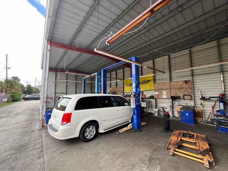 More Photos Of 2850 Roosevelt Blvd, Clearwater Freestanding For Sale