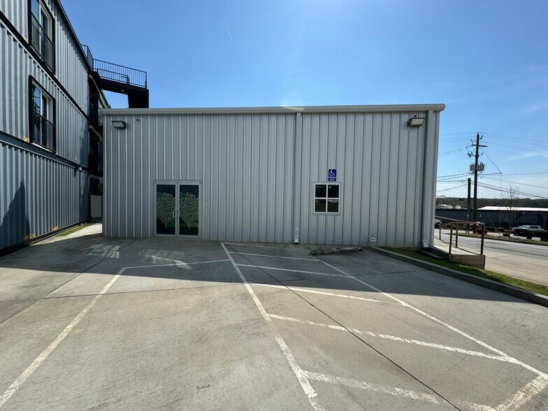 More Photos Of 1130 Chattahoochee Ave NW, Atlanta General Retail For Lease