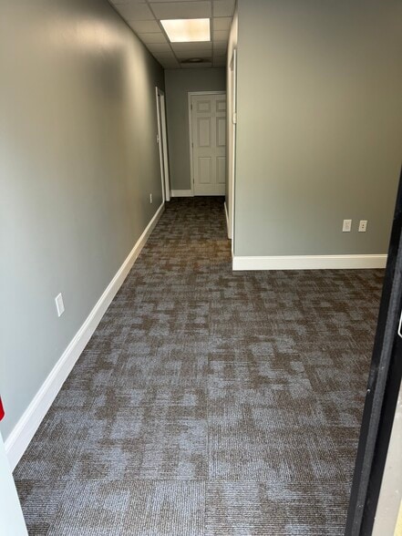 More Photos Of 119 Gateway Dr, Canton Warehouse For Lease