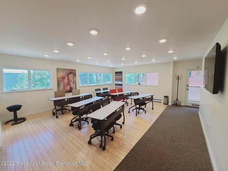 More Photos Of 117 S Spring St, Aspen Loft Creative Space For Sale