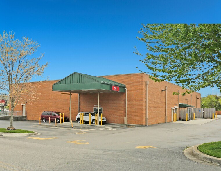 More Photos Of 245 S Main St, Clinton General Retail For Sale