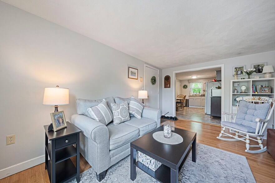 More Photos Of 160 East St, Foxborough Apartments For Sale