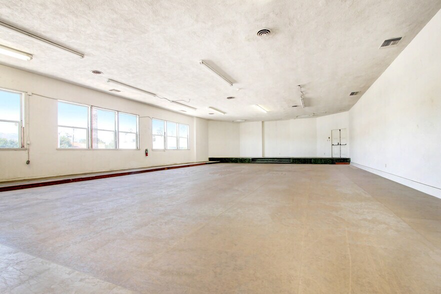 More Photos Of 8330-8338 Beverly Blvd, Los Angeles Storefront Retail Office For Sale