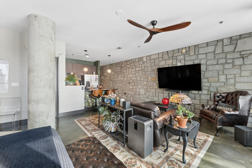 More Photos Of 845 Spring St NW, Atlanta Apartments For Sale