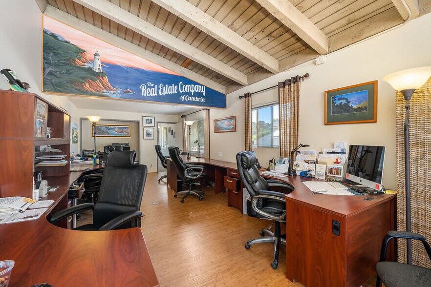 More Photos Of 2086 Main St, Cambria Freestanding For Lease