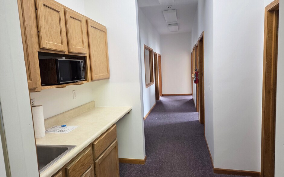 More Photos Of 209 S Bradley Hwy, Rogers City Medical For Sale