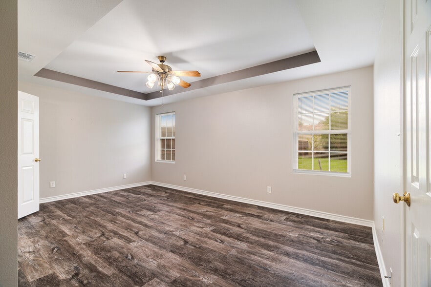 More Photos Of 6210 Lamar Rd, Reno Flex For Sale