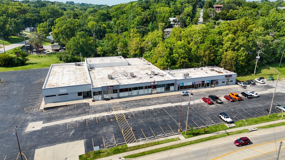 More Photos Of 1260-1280 Merriam Ln, Kansas City General Retail For Sale