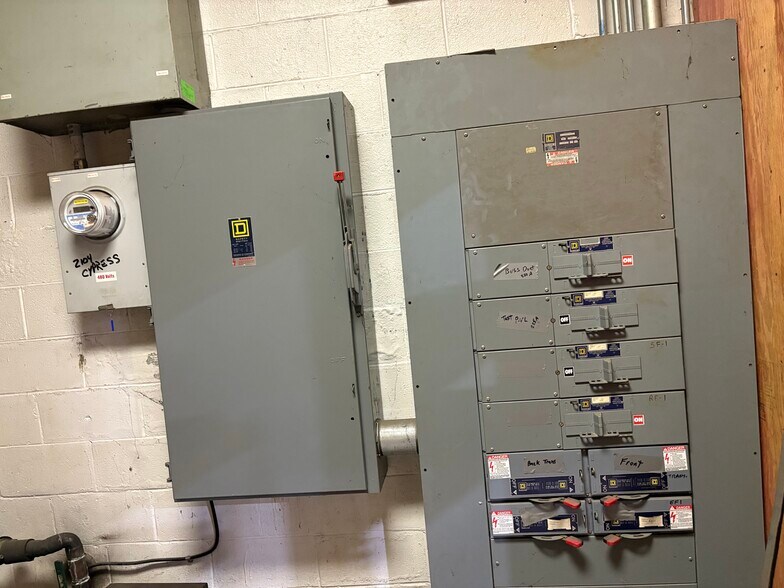More Photos Of 2104 Cypress St, Port Huron Manufacturing For Sale