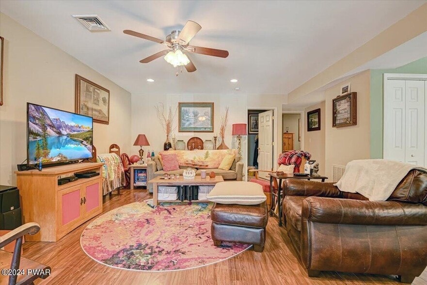 More Photos Of 186 Ledgedale Rd, Lake Ariel Apartments For Sale