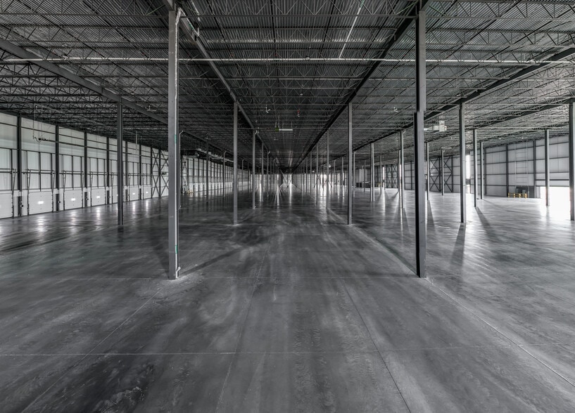 More Photos Of 25 Rue Léon-Malouin, Coteau-du-lac Distribution For Sale