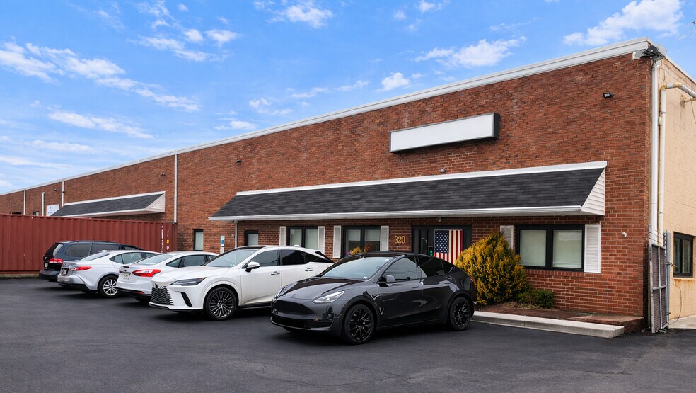More Photos Of 320 Camer Dr, Bensalem Warehouse For Lease