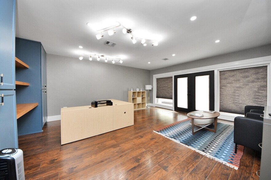 More Photos Of 4738 W. Alabama, Houston Loft Creative Space For Lease