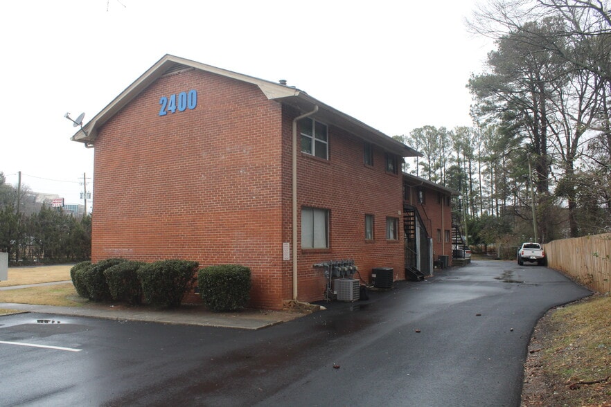 More Photos Of 2400 Beverly Hills Dr, Atlanta Apartments For Sale