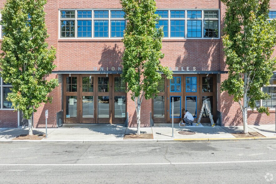 More Photos Of 2200 Western Ave, Seattle Office For Lease