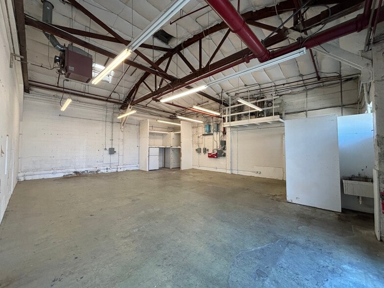 More Photos Of 101 S Coombs St, Napa Warehouse For Lease