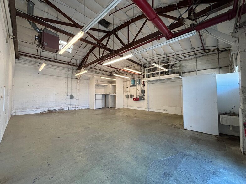 More Photos Of 101 S Coombs St, Napa Warehouse For Lease