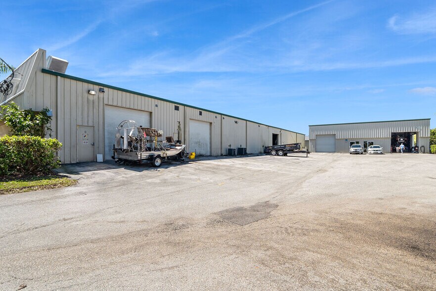 More Photos Of 4200 Dow Rd, Melbourne Warehouse For Sale