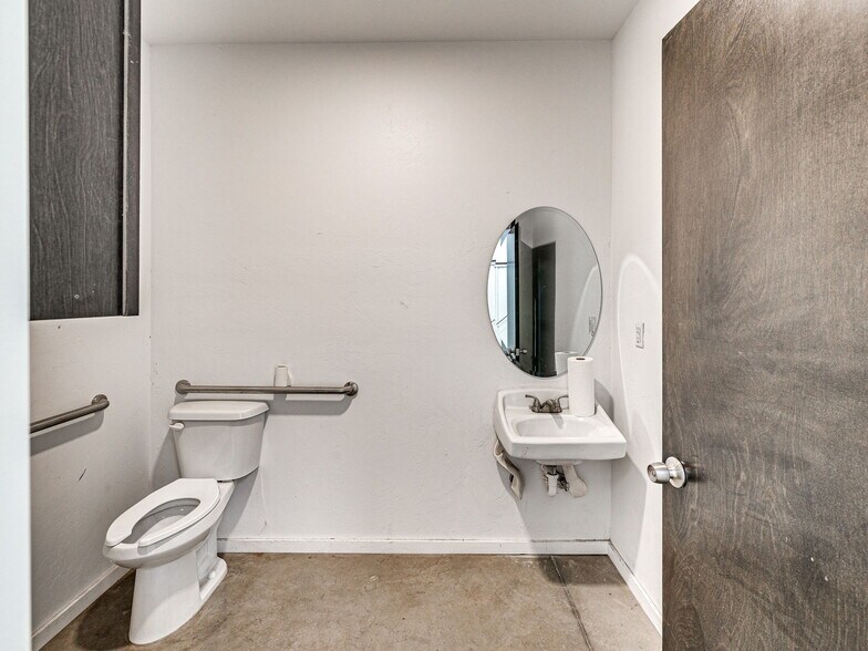 More Photos Of 11900 S Meridian, Oklahoma City Warehouse For Sale