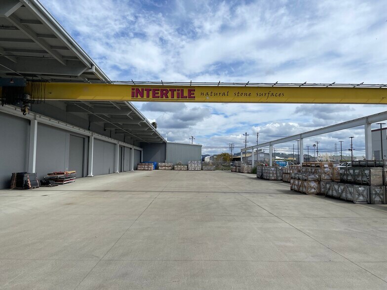 More Photos Of 2300 Polvorosa Ave, San Leandro Warehouse For Lease