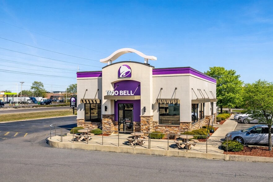 More Photos Of 6430 Center Dr, Whitestown General Retail For Sale