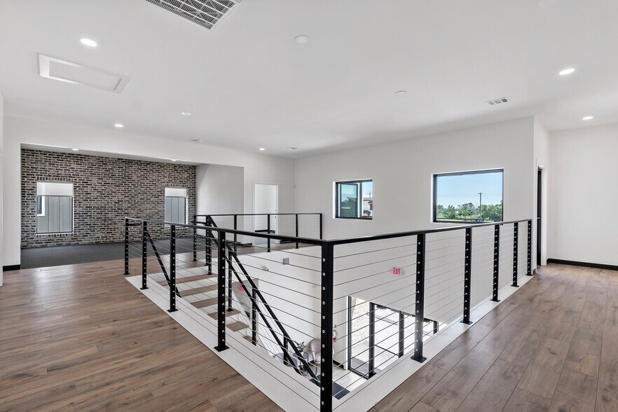 More Photos Of 3028 Barron Rd, College Station Office For Lease