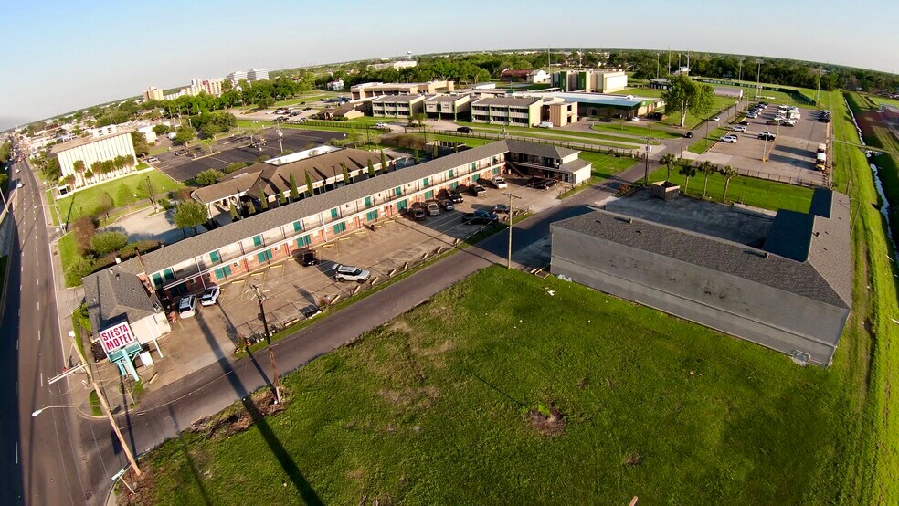 More Photos Of 990 Avenue K, Marrero Hotel For Sale