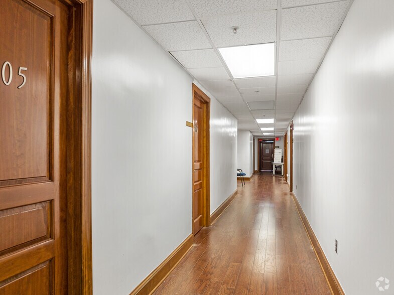 More Photos Of 931 Noble St, Anniston Office For Sale
