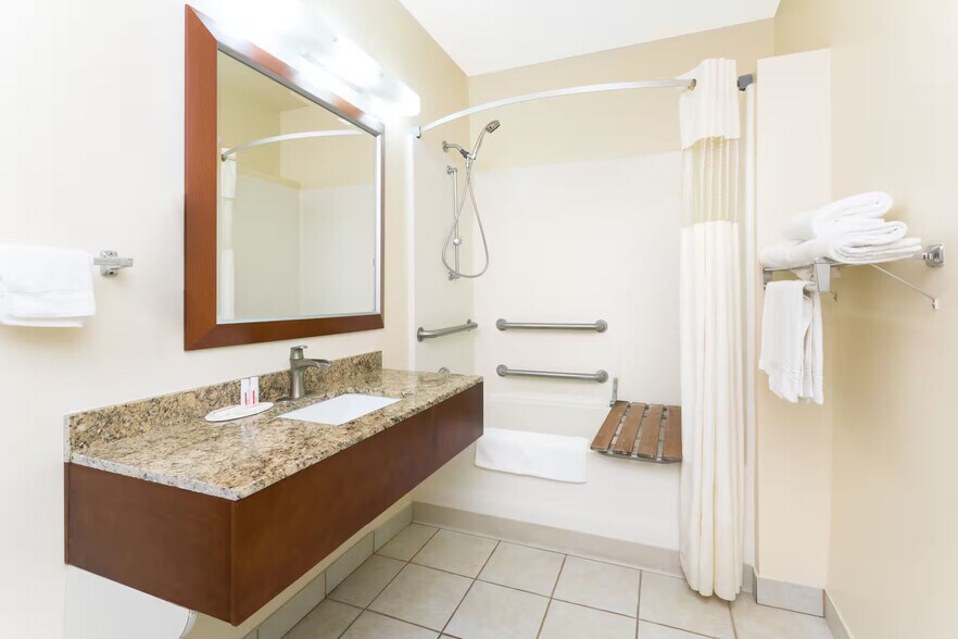 More Photos Of 851 Paxton Elsie Rd, Paxton Hotel For Sale