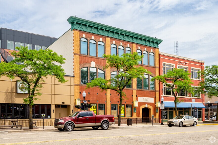 More Photos Of 219 S Main St, Royal Oak Office For Sale