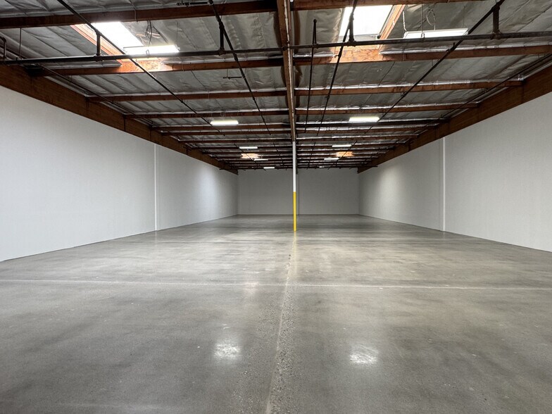 More Photos Of 13073 Bradley Ave, Sylmar Warehouse For Lease