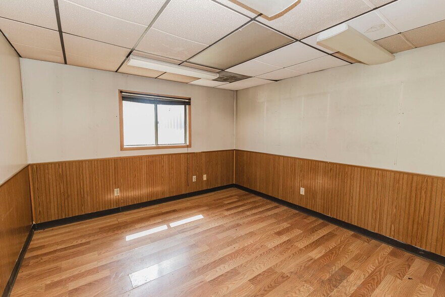 More Photos Of 3315 Central Ave, Winfield Warehouse For Sale