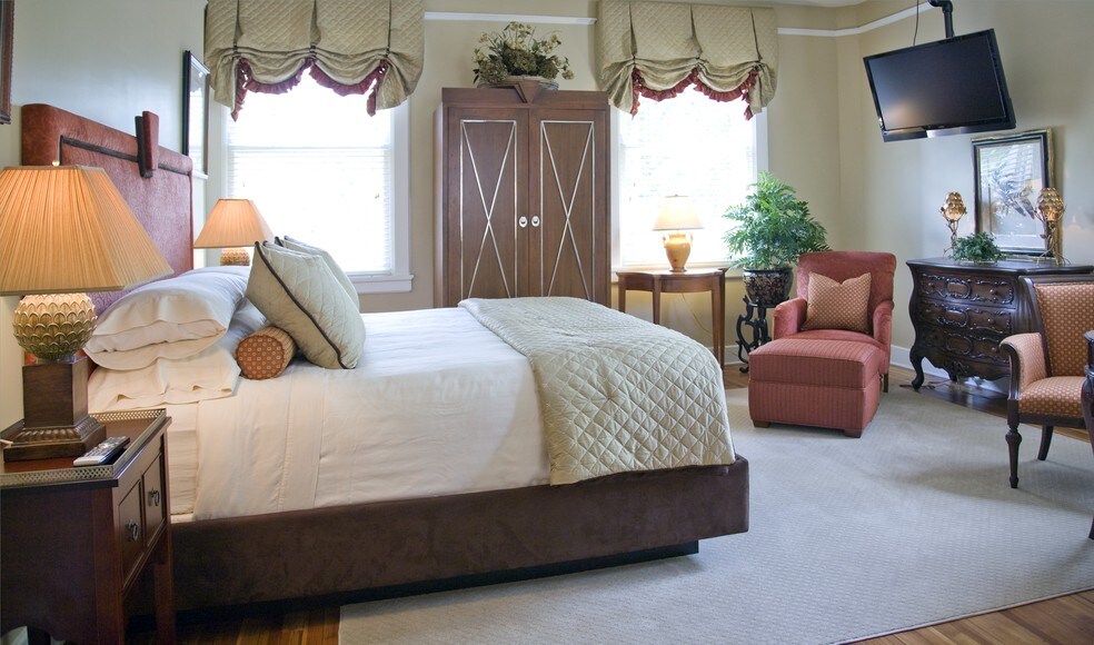 More Photos Of 204 N Buchanan Blvd, Durham Hotel For Sale