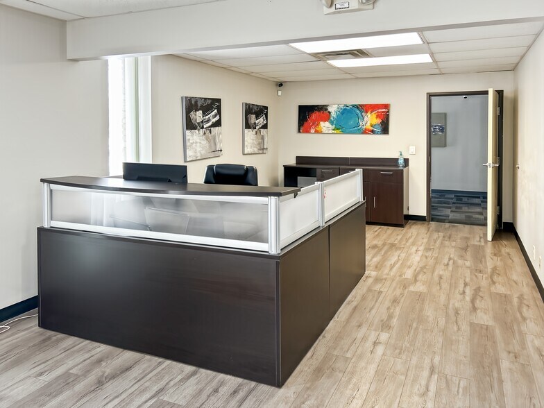 More Photos Of 2709-2715 Pontiac Lake Rd, Waterford Coworking Space