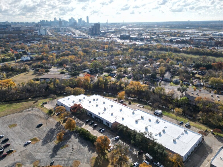 More Photos Of 1380 River Bend Dr, Dallas Office For Sale