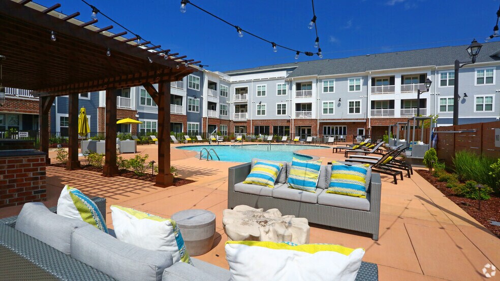 More Photos Of 301 Continental Pkwy, Newport News Apartments For Sale