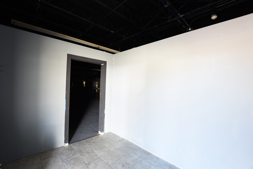 More Photos Of 921 Texas Ave, Texas City Service For Sale