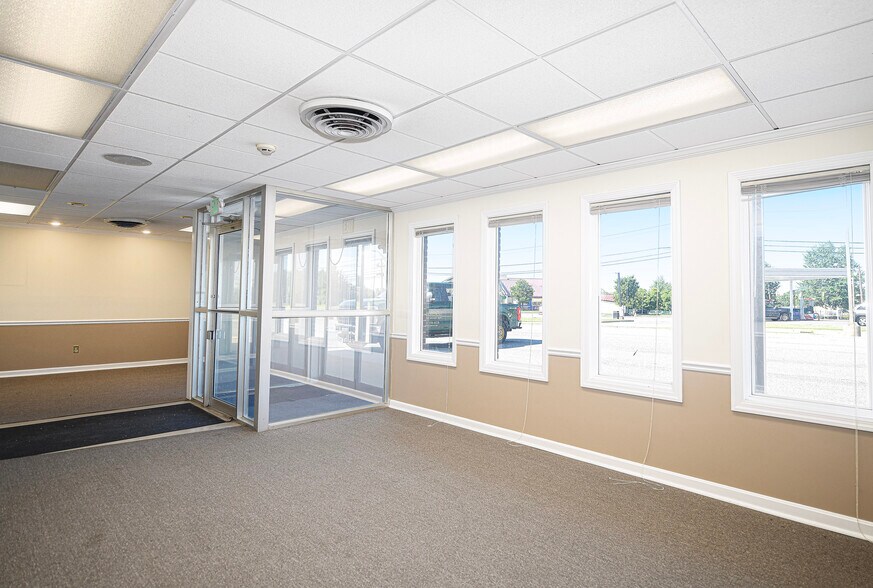 More Photos Of 6412-6418 Frankford Ave, Baltimore Warehouse For Lease