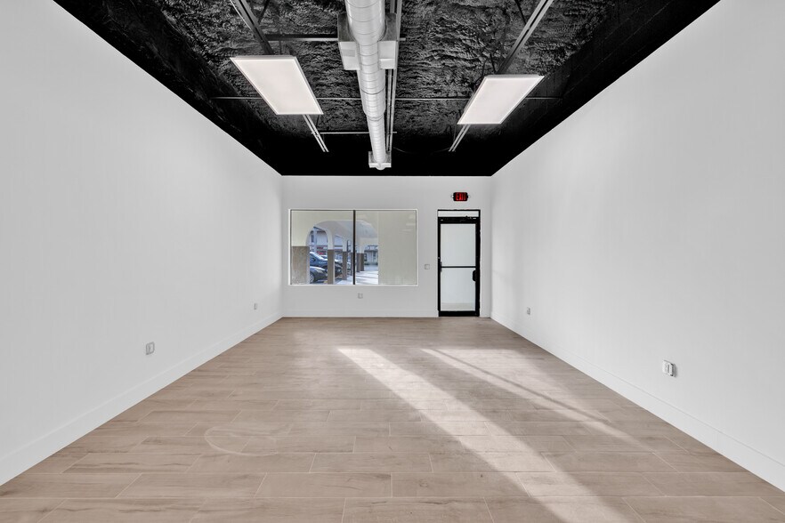 More Photos Of 1120 Sunset Strip, Sunrise Freestanding For Lease