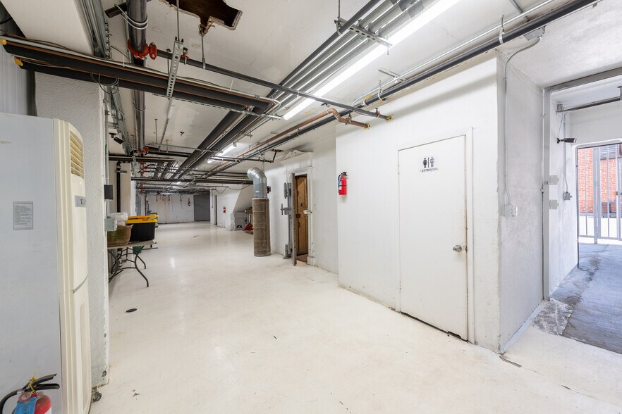 More Photos Of 197 E Jefferson Blvd, Los Angeles Warehouse For Sale