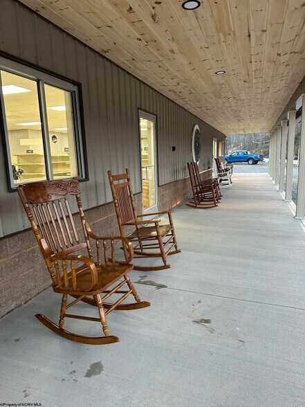 More Photos Of 20165 S US-19 Hwy, Walkersville Convenience Store For Sale