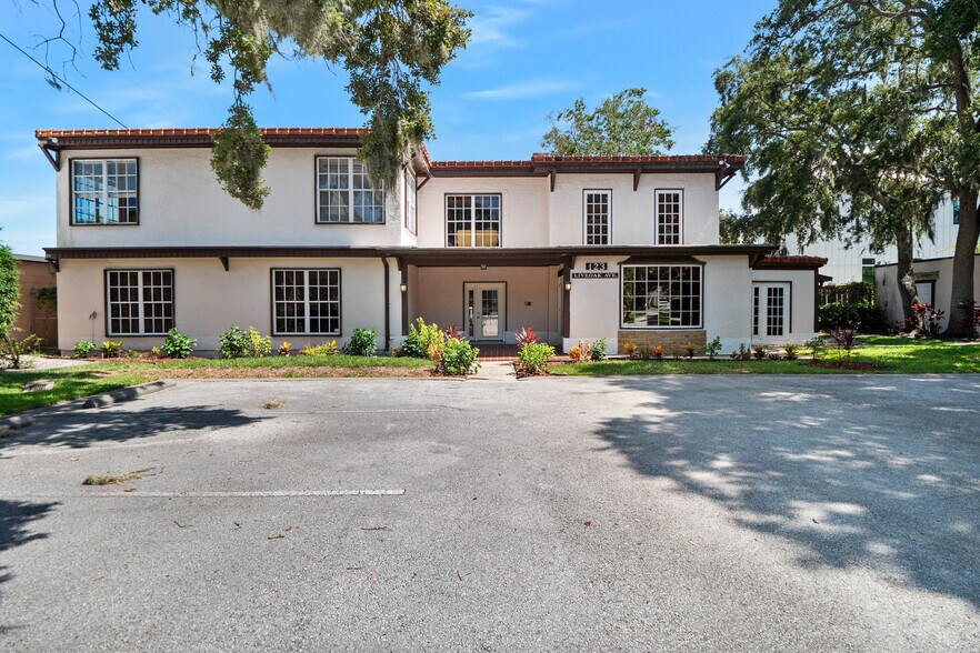 More Photos Of 123 Live Oak Ave, Daytona Beach Office Residential For Sale