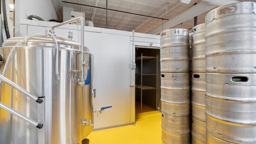 More Photos Of 35 Main St, Amesbury Storefront Retail Office For Sale