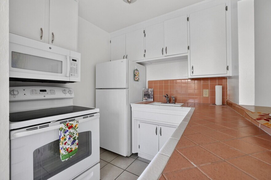 More Photos Of 614 17th St, Sacramento Apartments For Sale